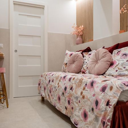 Palazzo Nicolaus Del Lungomare Bed & Breakfast Bari Dış mekan fotoğraf